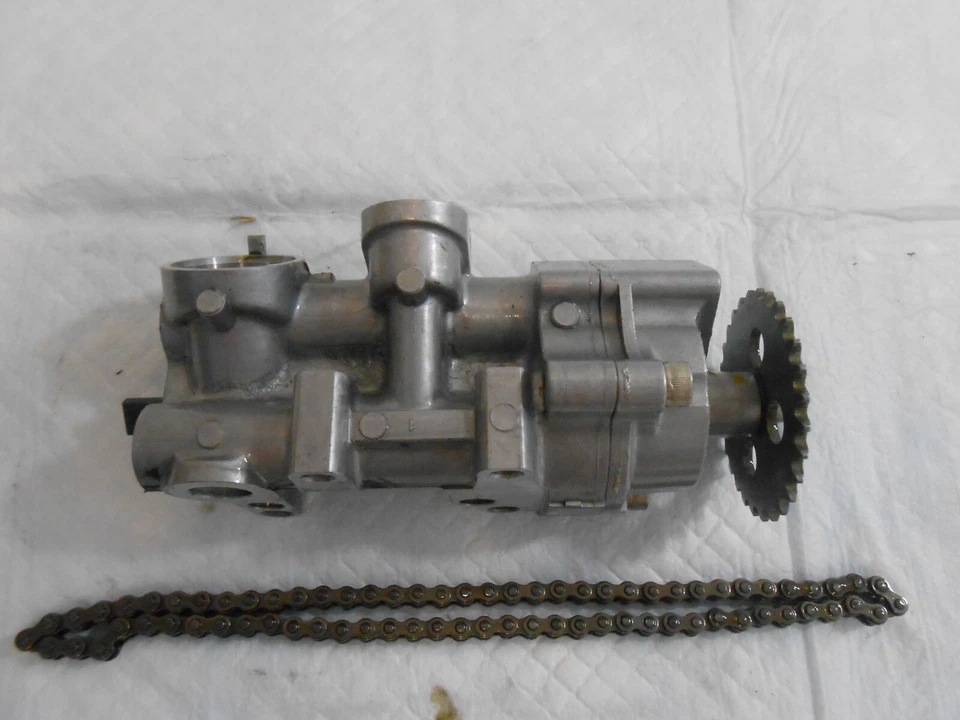 11-24 2011-2024 SUZUKI GSXR 750 GSXR750 MOTOR BOMBA ACEITE CADENA HARDWARE OEM Foto 2 de 4