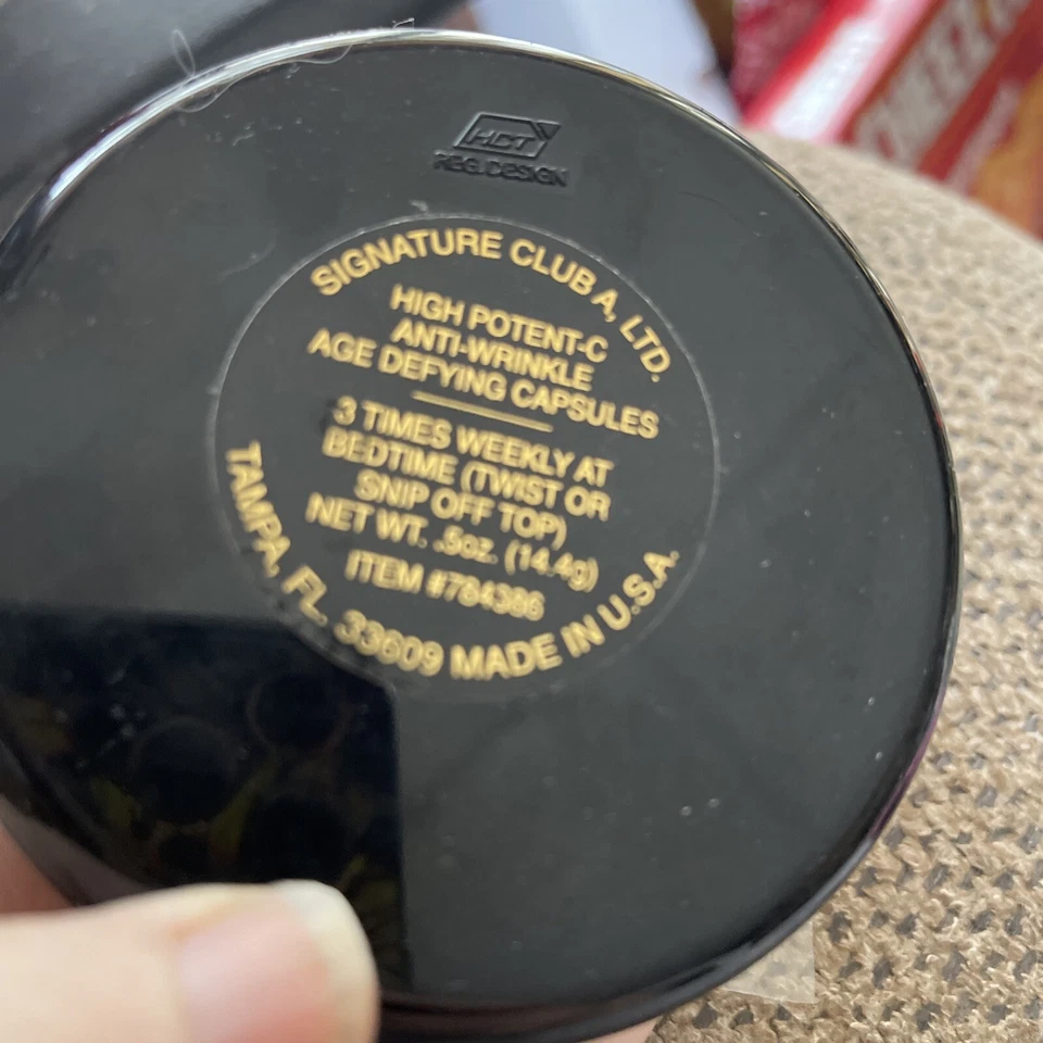 Signature Club A Rapid C High Potent-C Anti-Wrinkle Age Defying Capsules - Image 3 of 4