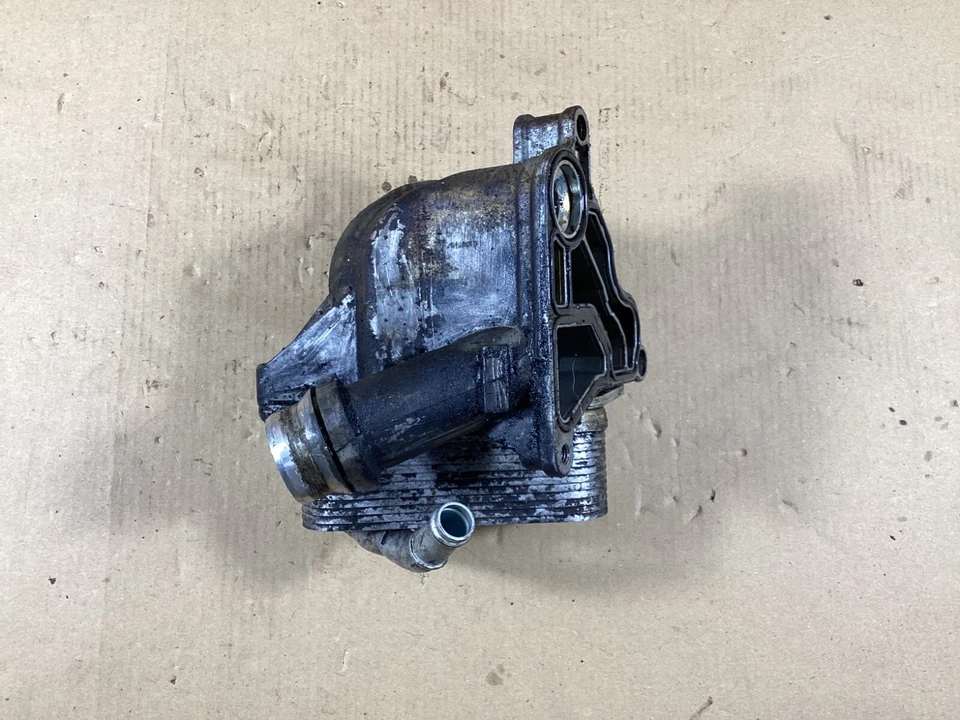 BMW X3 E83 2005-2012 carcasa del filtro de aceite del motor 7562942 OEM. Foto 3 de 4