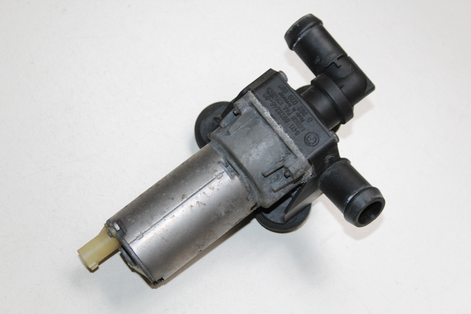 Zusatzwasserpumpe Wasserpumpe BMW E90 E91 / 6411 6928246  