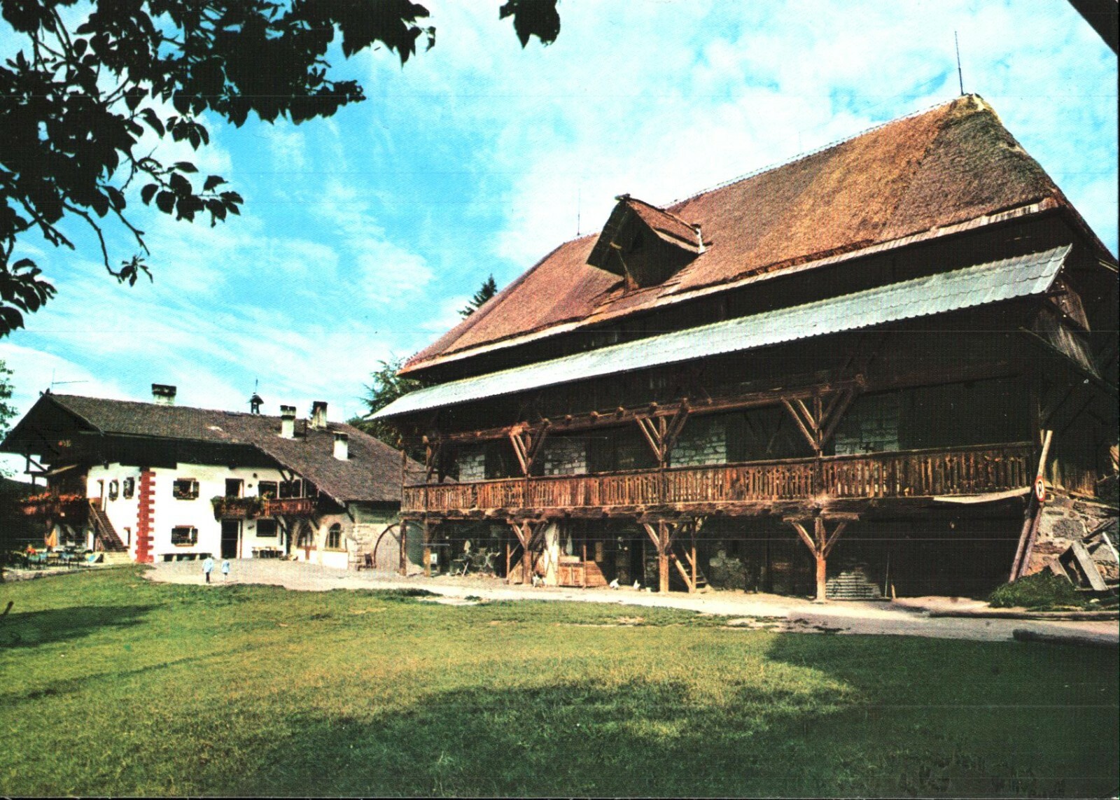 Bild 1 von 2
