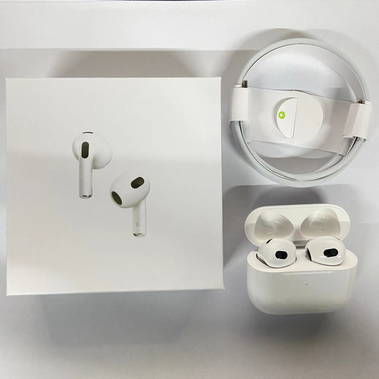 Apple - AirPods (3rd generation) with MagSafe Charging
