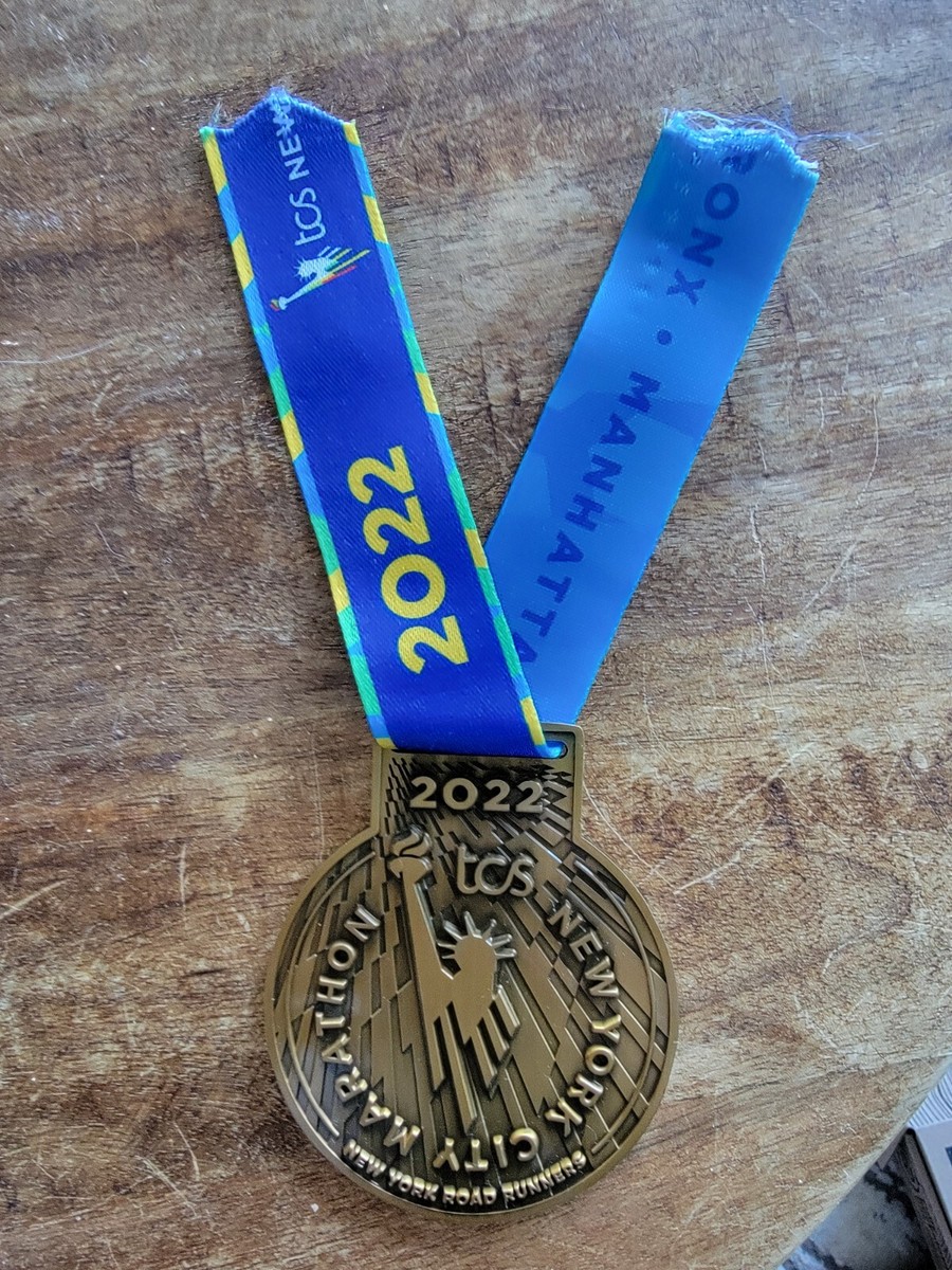 New 2022 NYC Marathon Official Finisher Medal TCS New York City Marathon  READ!!