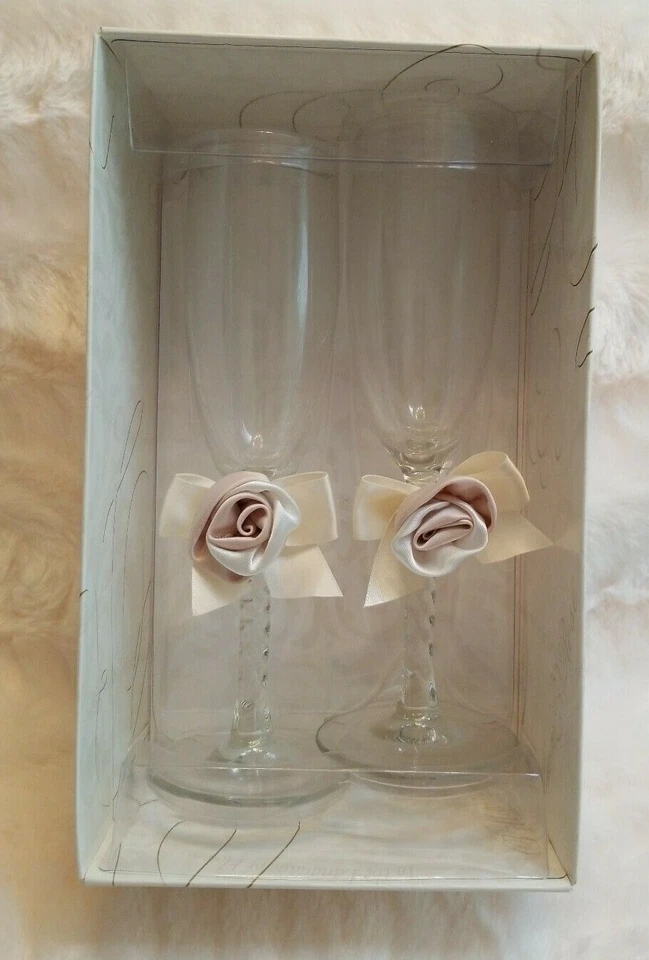 Flautas tostadas de boda Lillian Rose copas de champán rosa/marfil rosa satinado nuevo en caja Foto 3 de 4