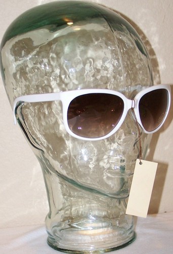 Vintage Sophia Sunglasses plastic frames 100UV assorted black red white blue - Picture 6 of 12