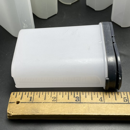 6 Tupperware Spezie Shaker Modulari Compates con Coperchi Flip Top Nero Guarnizioni Vintage 1846 - Foto 8 di 11