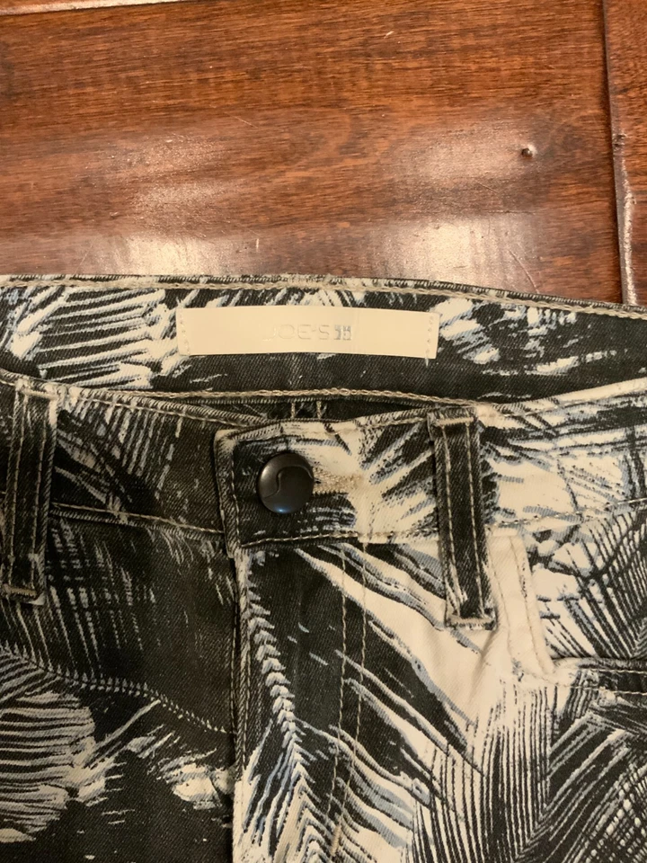 Joe's Jeans Black & White Tropical Print Denim Low Rise Skinny Jeans, Size 25 - Image 3 of 4