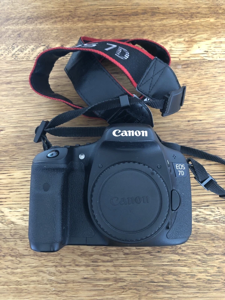 Canon EOS 7D, photo 1 of 4