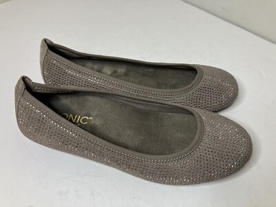 Vionic Spark 359 Willow Taupe Women s Sz 6 / 37 Ballet Flat Bronze Studs Shoes