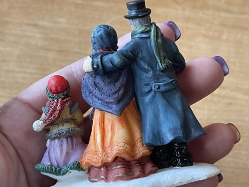 Vintage Christmas village Singing Trio Man, woman, Child. - Picture 4 of 7