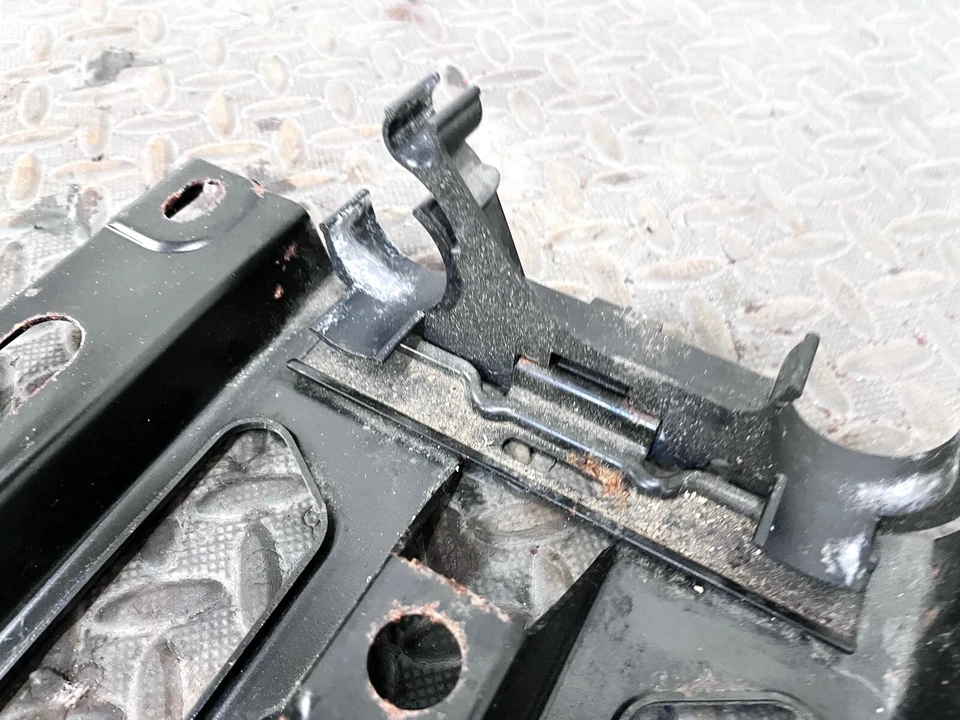 02-08 PORSCHE 911 CARRERA TRANSMISIÓN SOPORTE SOPORTE SOPORTE CUBIERTA PANEL OEM Foto 4 de 4