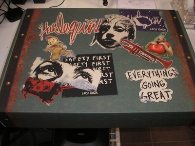 Lady Gaga - Harlequin Deluxe Promotional LP Box Set complete w/t-shirt red vinyl