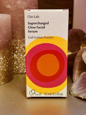 Supercharged Glow Facial Serum Öl-Lotion der Naturkosmetikmarke Oio Lab (vegan)