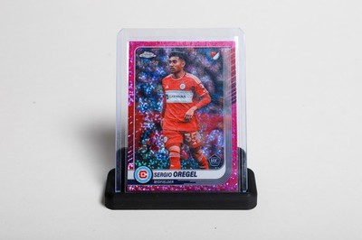 2025 Topps Chrome Mls - Sergio Oregel #81 Pink Mini-Diamond Refractor /250 (RC)