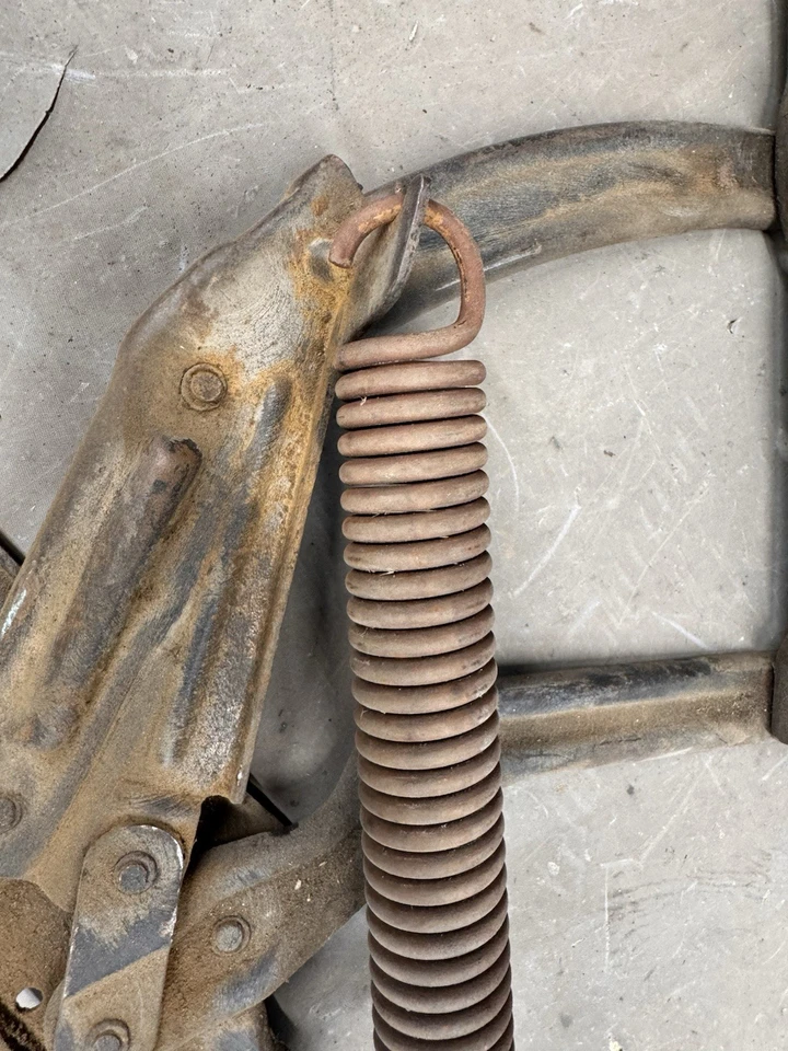 1968-1972 Pontiac GTO LeMans Tempest капот подъем поддержки петли пружины 1970 1971 - Изображение 4 из 4