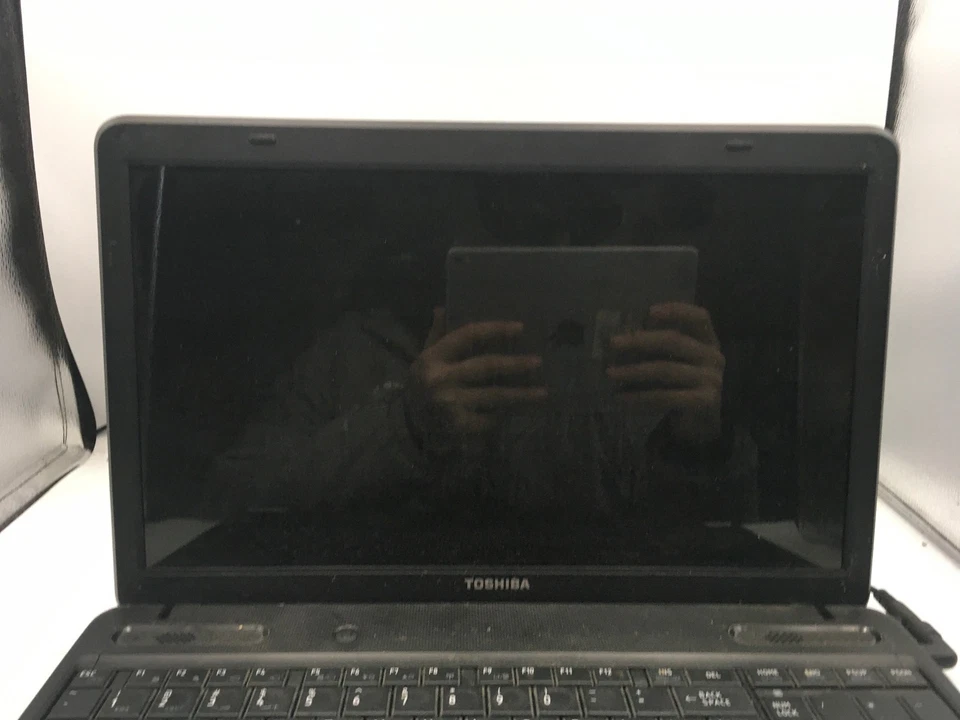 TOSHIBA SATELLITE C655 S5231 - FOR PARTS - INTEL I3-2310M - NO RAM - READ - BB - Image 2 of 4