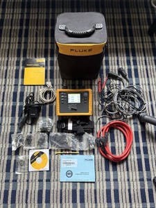 Fluke 1735 Three-Phase Power Logger w/ All Accessories 