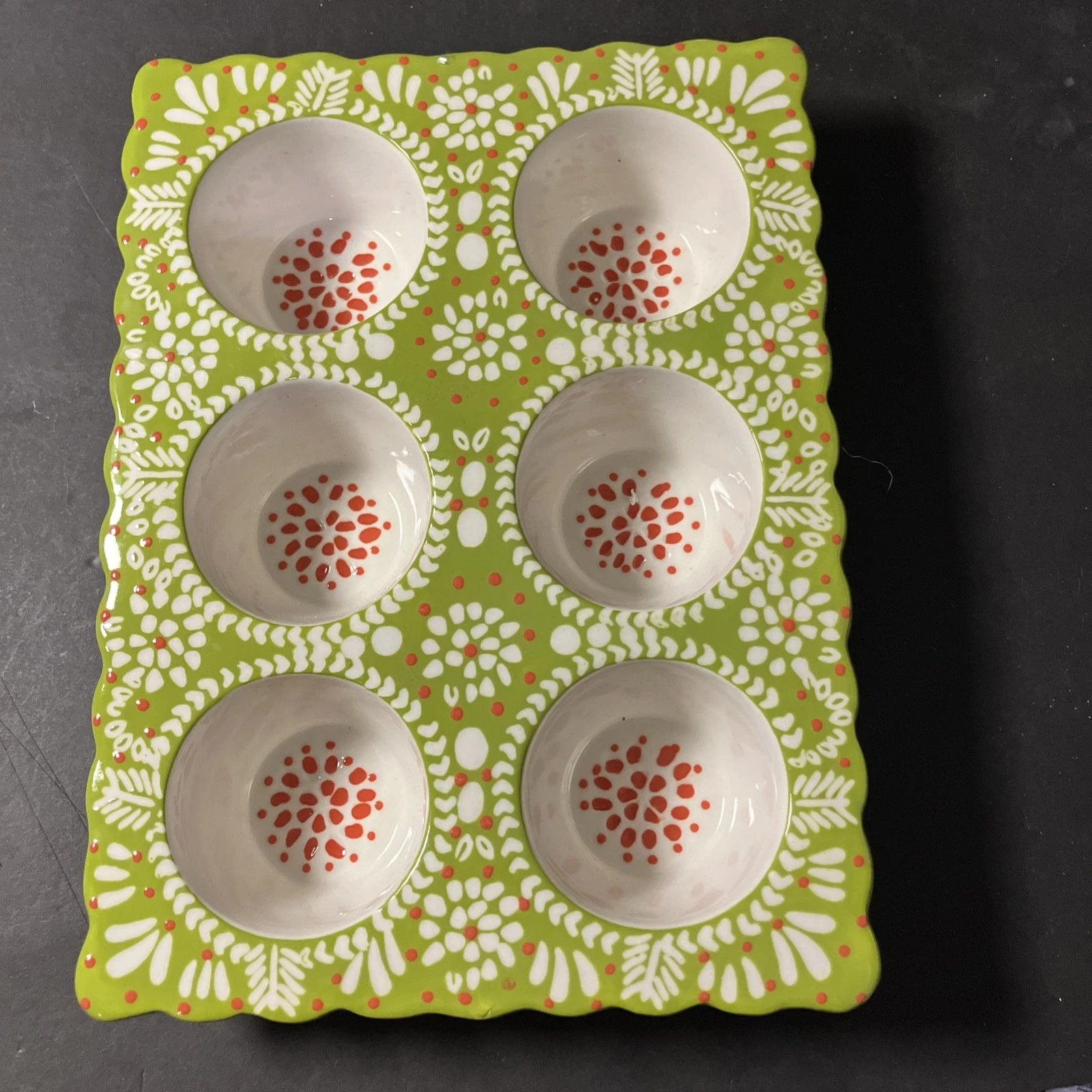 Anthropologie Cozy Baking Hand Painted Stoneware Muffin Cupcake Pan Green Whimsy