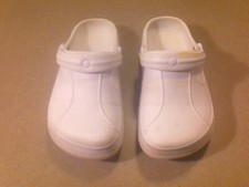 Wave Zone W6-7 - M 4-5 White Lightweight Slip on Clogs