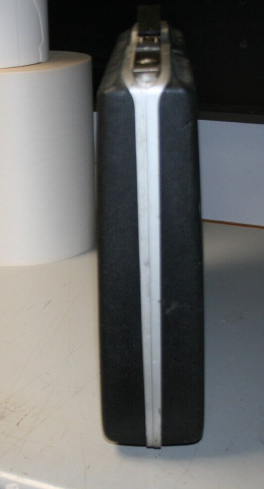 VINTAGE GENTLY USED SAMSONITE ROYAL TRAVLER SLIM HARD SHELL BLACK