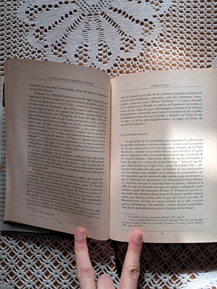 Casadas, monjas, rameras y brujas Manuel Fernández Álvarez - Imagen 4 de 4