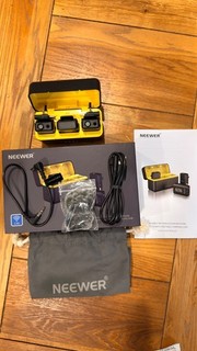 Neewer CM28 Wireless Lavalier Microphone System Dual TX Includes Everything