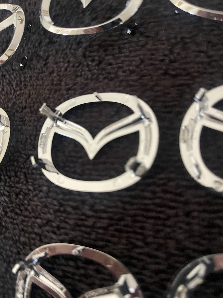 Оригинальный центральный колпак ступицы пылезащитный колпачок с эмблемой Mazda 2 дюйма совершенно новая деталь 5180851401 - Изображение 3 из 4