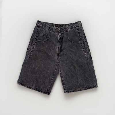 【グレー(GRY)】GUESS デニム ショートパンツ (M)UNI Denim Shorts UNI Denim Shorts デニム ショートパンツ | GUESS(ゲス) JAPAN 公式