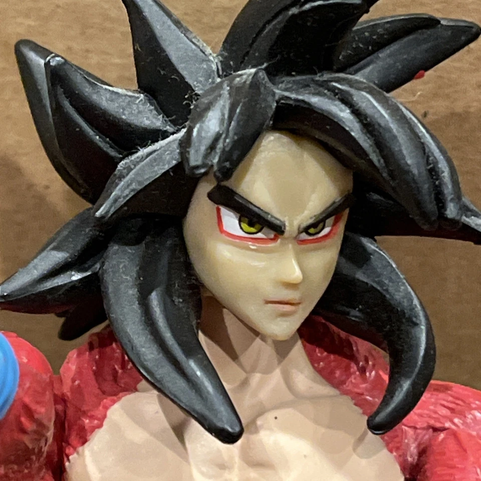 Dragon Ball Z SS4 Super Saiyan Goku Action Figure 2004 Jakks With Tail - Image 3 of 4