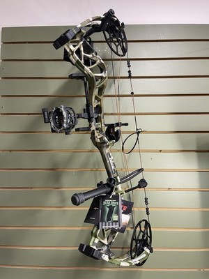 Brand New, Bear Legit Maxx Mossy Oak Bottomland, RTH, RH, 14-30 , 10-70#.