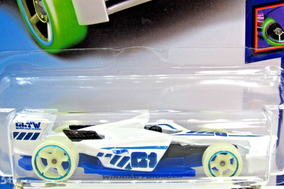 HOT WHEELS 2018 GLOW WHEELS SERIES WINNING FORMULA