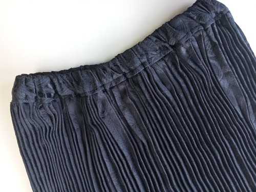 Vtg Hungarian Matyo Skirt 1980 Hand Pleated Cotton Skirt Black Ribon trim Size M - Picture 9 of 11