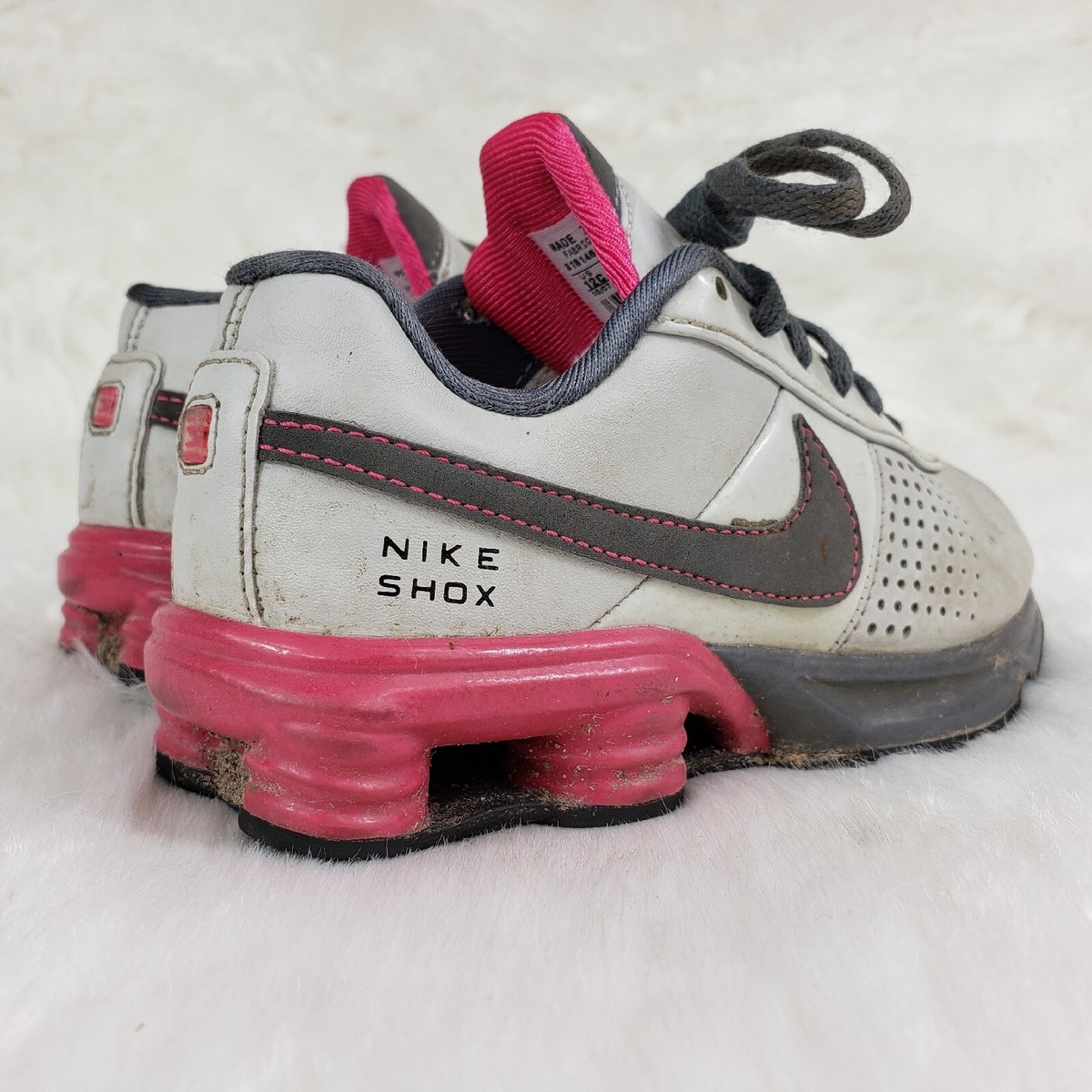 NIKE SHOX 318146-001 Gray Pink Sneakers Kids Size US 12C EUR