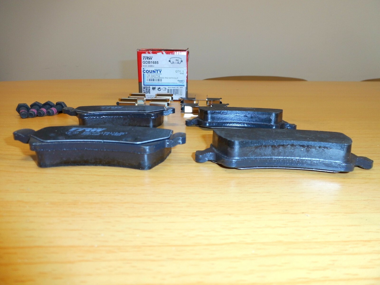 LAND ROVER FREELANDER 2 / RANGE ROVER EVOQUE REAR BRAKE PAD KIT LR043714 TRW eBay