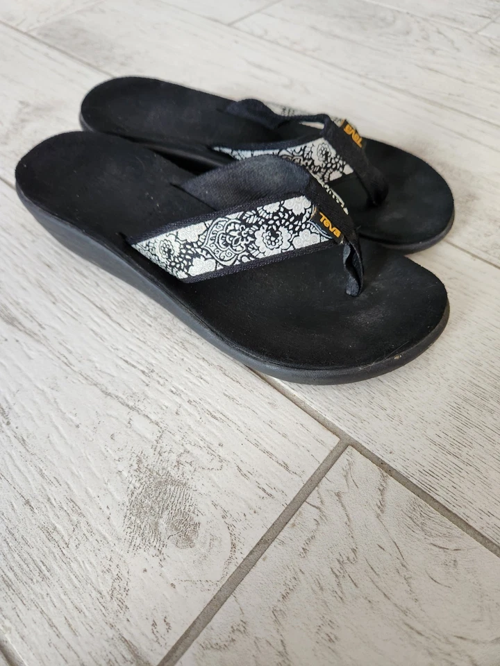Teva Voya 花卉印花楔形拖鞋凉鞋女式 8 码 — 第 3/4 张图片