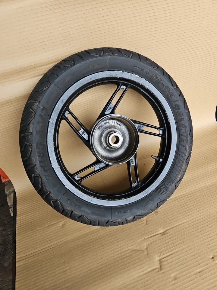 honda pcx 125cc ww125ex2-a rear wheel & tyre 100 90 14 2009-2013 - Image 4 of 4