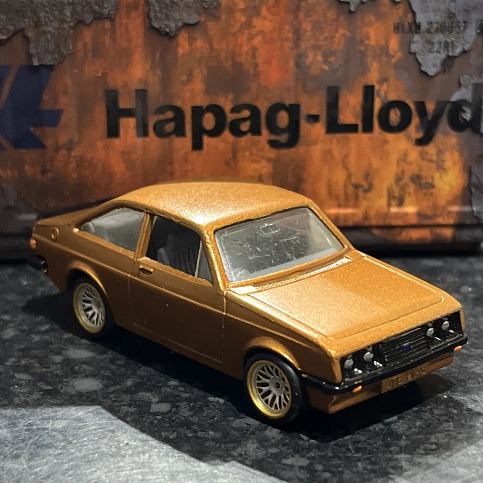 Matchbox Ford Escort RS2000 Custom - Image 3 of 4