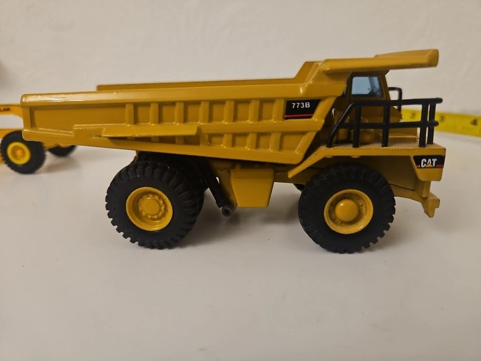 Vintage Caterpillar Diecasts- Ertyl Road Grader 6" & 773B Dumptruck 5.5" L16 - Image 4 of 4