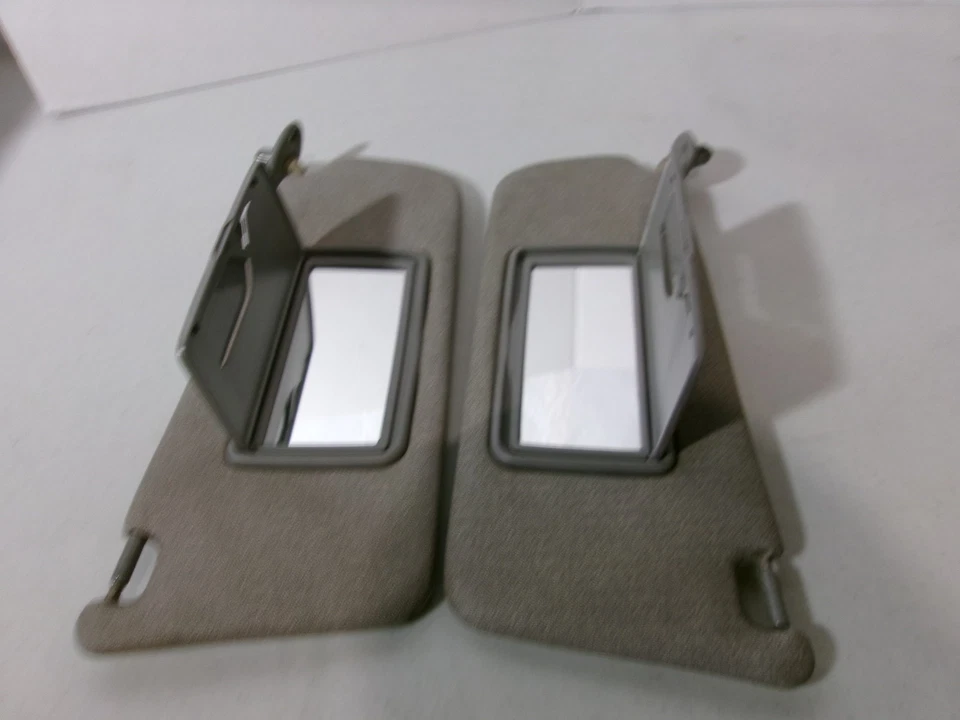 Juego de pares de parasoles grises para conductor y pasajero Toyota Celica 2000-2005 Foto 2 de 4