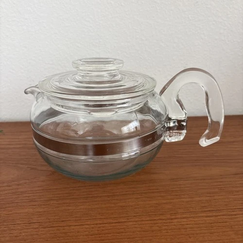 Vintage Pyrex Flameware 6 Cup Glass Coffee/Tea Pot with Lid Retro 8336
