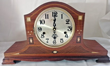 Lovely Art Deco WOODEN MANTEL CLOCK THAT