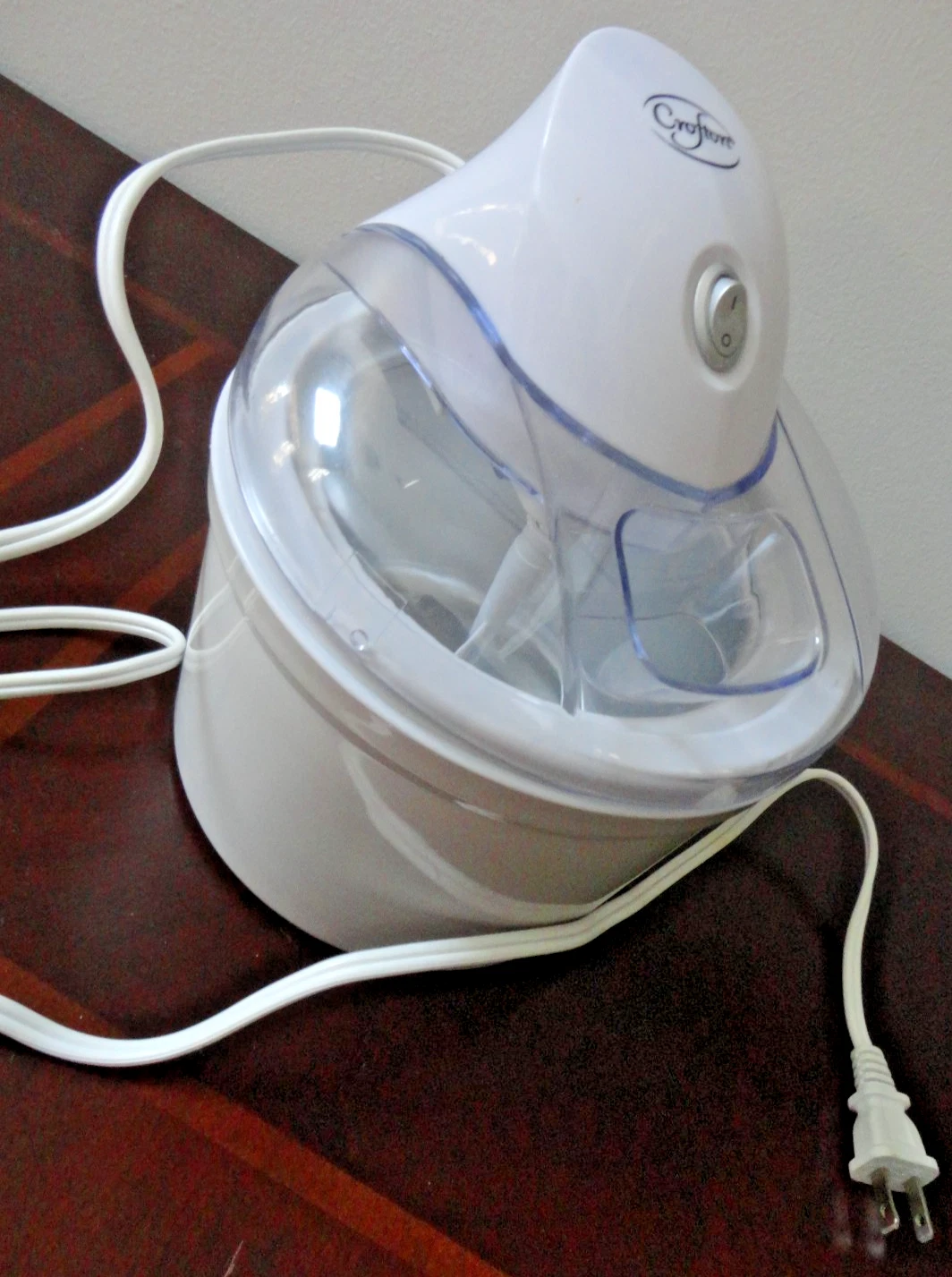 CROFTON ICE CREAM MAKER 1.5 QT MODEL # BL-1200