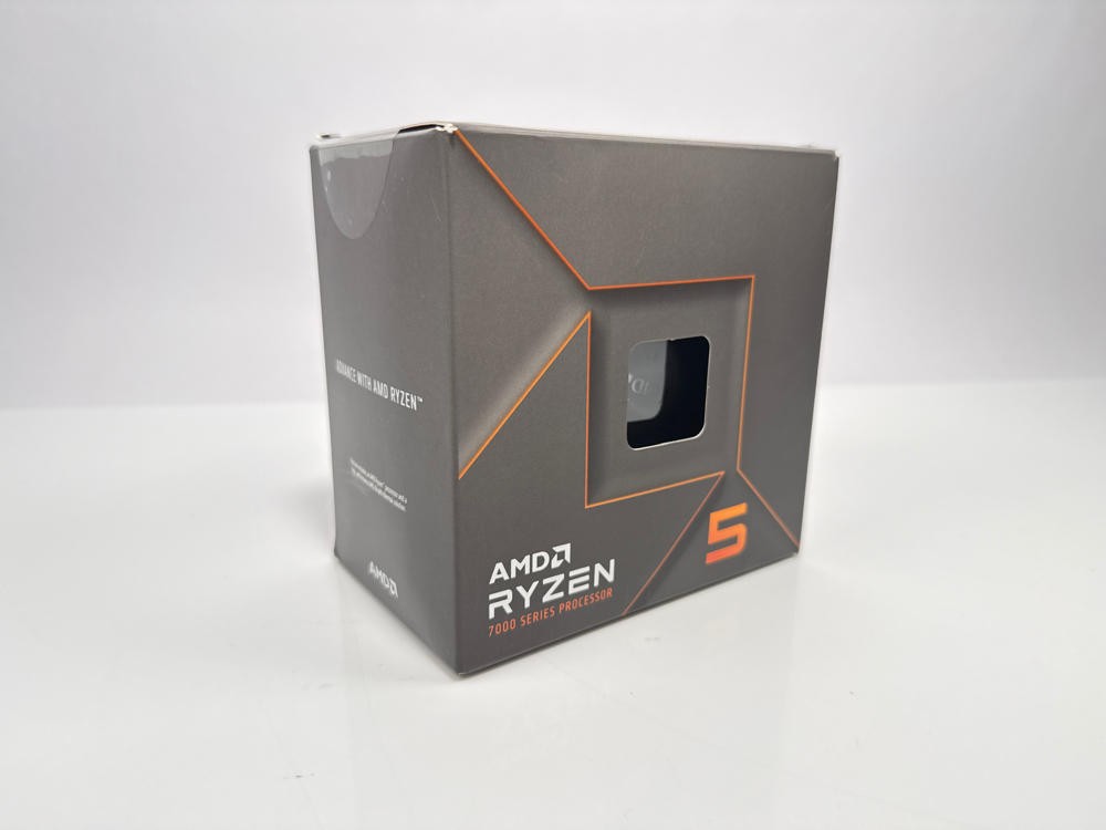 AMD Ryzen 5 7600 6-Core 12-Thread Unlocked Desktop Processor CPU
