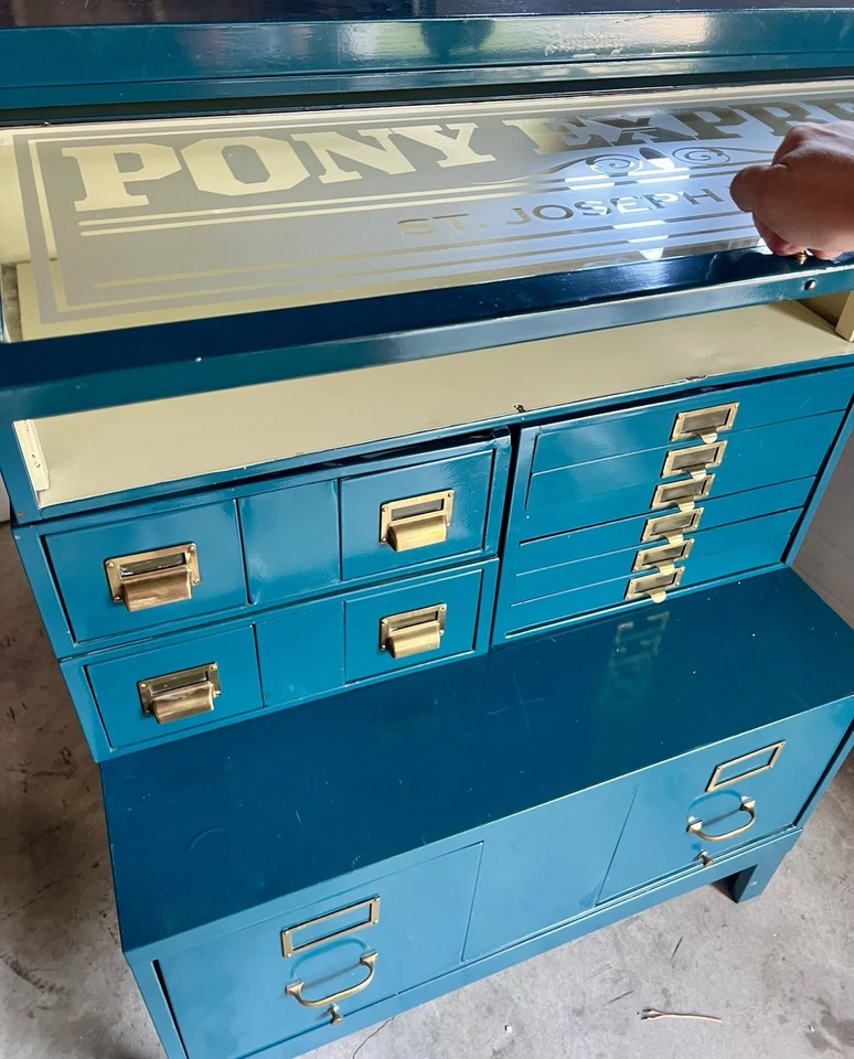 Archivador vintage de metal Amberg azul con vidrio Foto 3 de 4