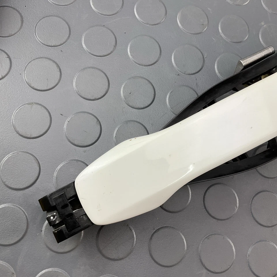 2007-2014 Volvo XC90 OEM Left Rear Exterior Door Handle - Image 2 of 4