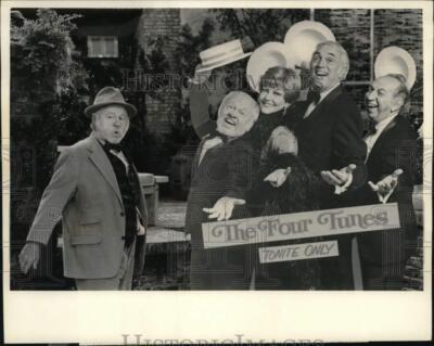 1976 Press Photo Mickey Rooney & Co-Stars in ''A Year at the Top'' - pip04820