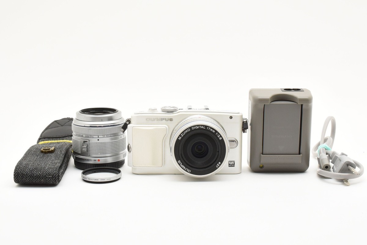 OLYMPUS PEN Lite E-PL6 w/M.ZUIKO 17mm F2.8, 14-42mm Lenses
