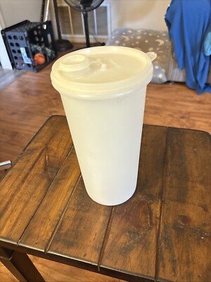 Vintage Tupperware Juice Container 261-14