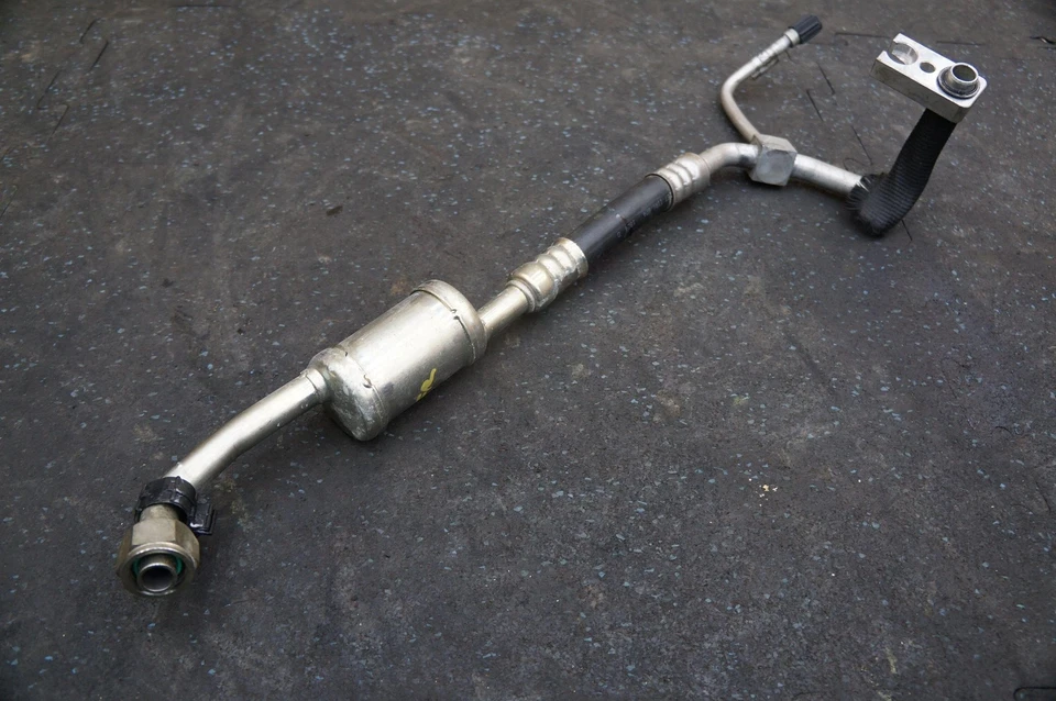 Manguera de aire acondicionado para suelo 83193900 Ferrari 458 Challenge Italia Speciale Spider Foto 4 de 4