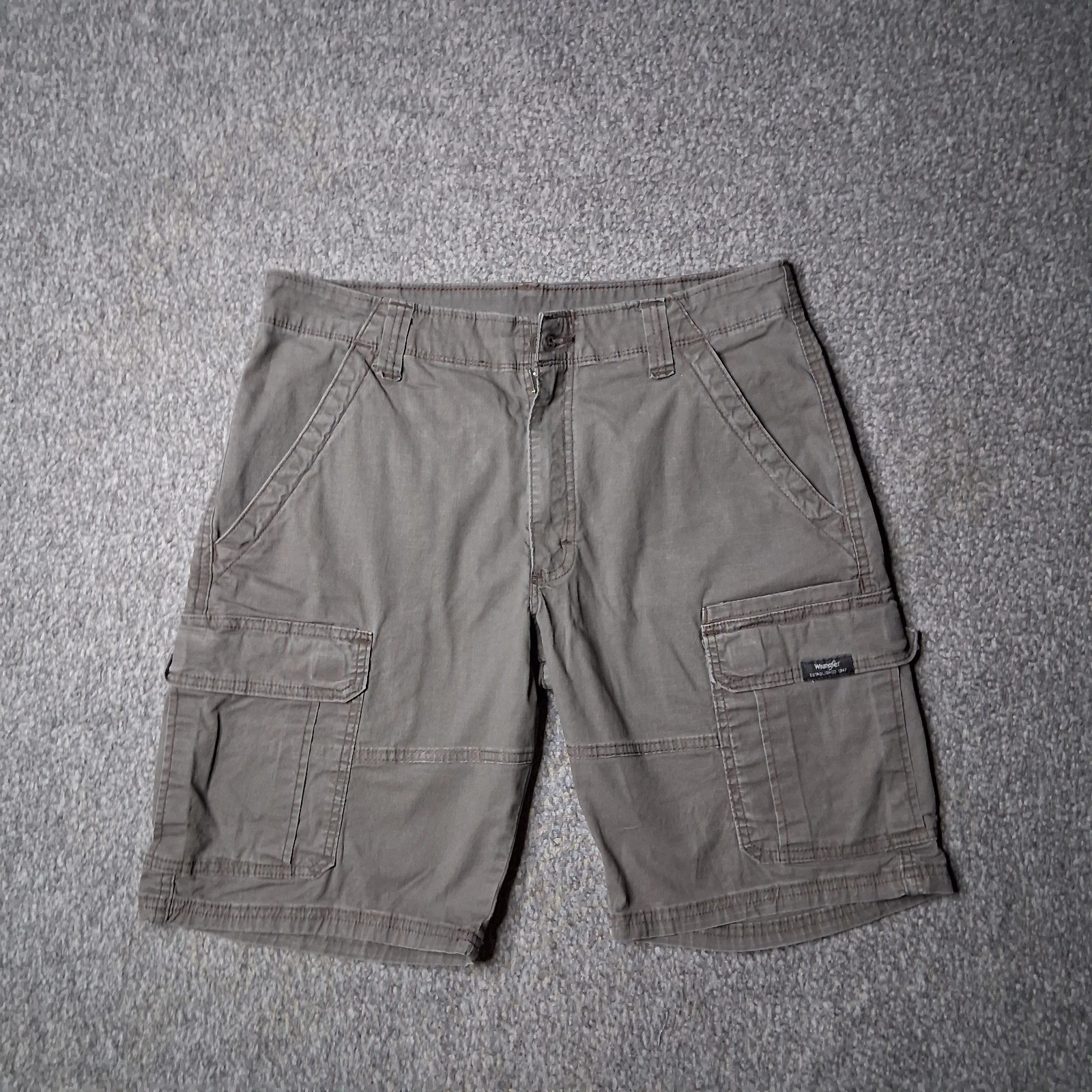 Wrangler Men's Cargo Shorts 32 Reg Gray Brown Utility Cargo Pocket Shorts NEW